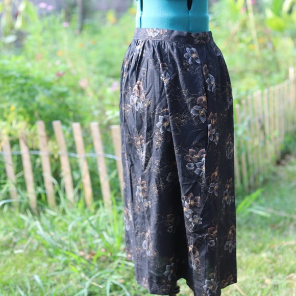 Vintage | floral skirt - Picture 2 of 6